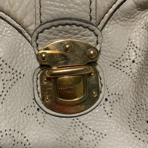 Louis Vuitton Mahina XS Cream Leather Monogram Bag Authentic Msrp $4200 - Picture 8 of 9